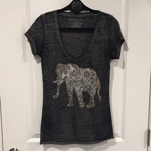 Cute elephant print t-shirt